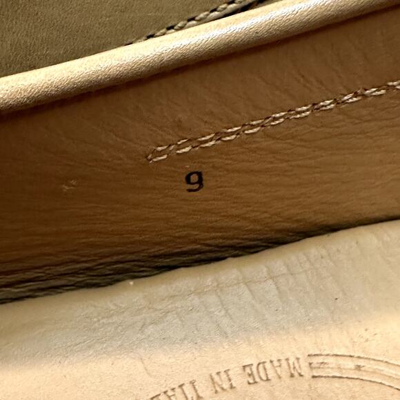 GOOD Tod\'s Gommino Loafers British Tan Calf Made in Italy Drivers UK 9 / US 10